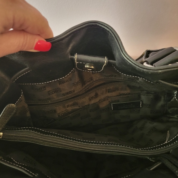 Michael Kors Authentic Signature Bag - Picture 3 of 3